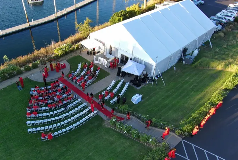 structure tent at wedding